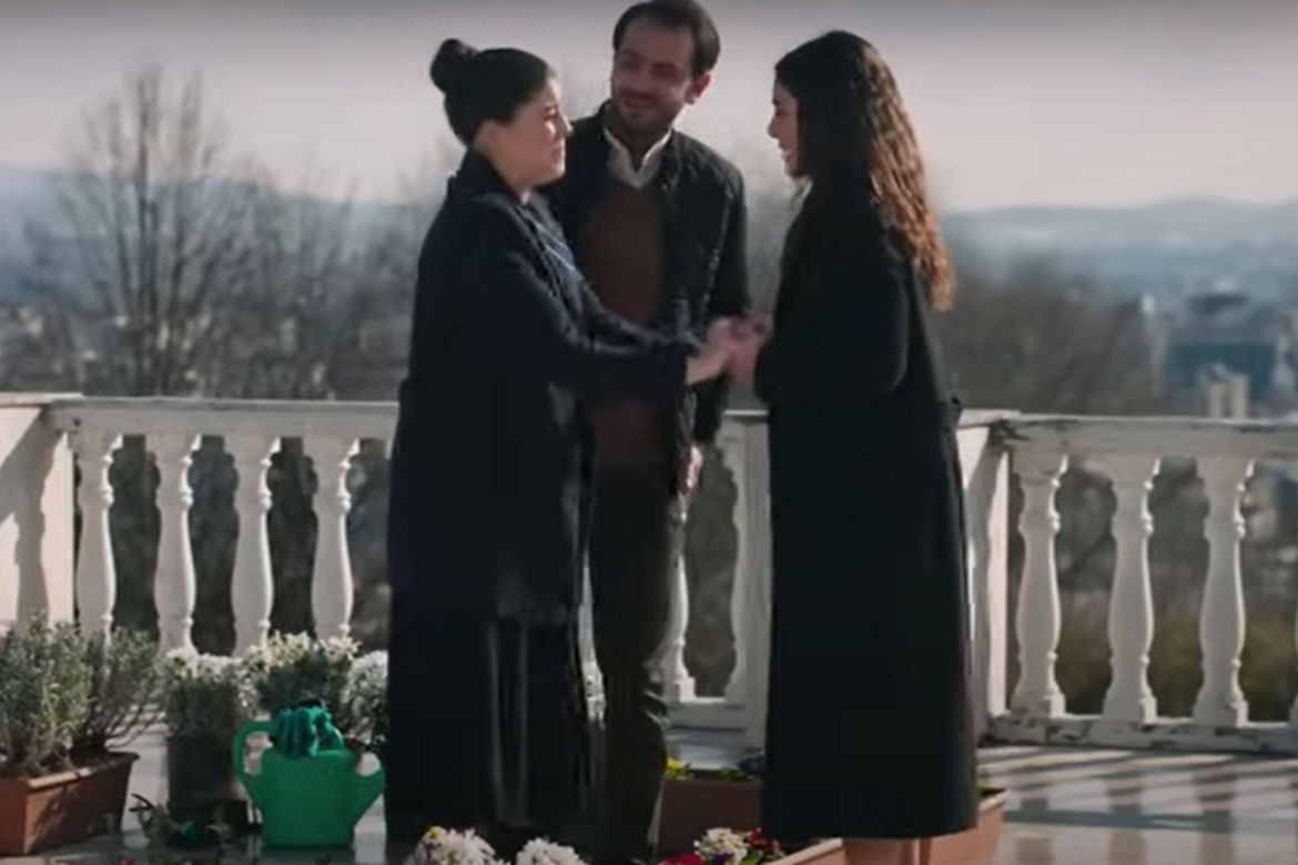 O tym, że Seher pamięta dowiedzą się także Ziya i Cicek 