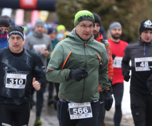 Wystrzał startera zamiast szampana. Tłumy powitały Nowy Rok na XX Śląskim Maratonie Noworocznym Cyborg