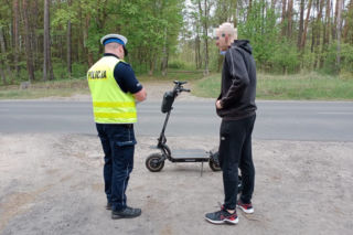 Mandat za jazdę po alkoholu na rowerze i hulajnodze. Policjanci się nie patyczkują! Surowe kary za jazdę po pijanemu