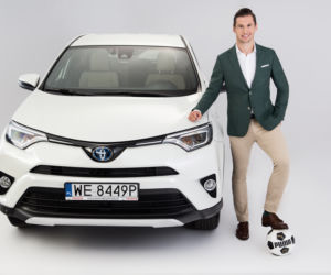 Grzegorz Krychowiak dostał Toyotę RAV4 Hybrid