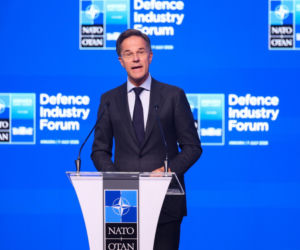 Szczyt NATO. Rutte: Stany Zjednoczone są całkowicie oddane Sojuszowi