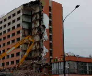 Olsztyn. Rozbiórka hotelu widmo