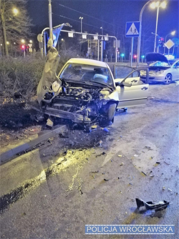 Pijany 24-letni Ukrainiec w BMW spowodował wypadek 