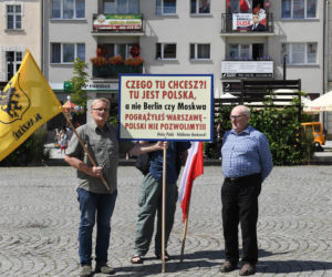 Kartuzy: Trzaskowski poskubał truskawek. Kaszubi go pogonili [ZDJĘCIA]