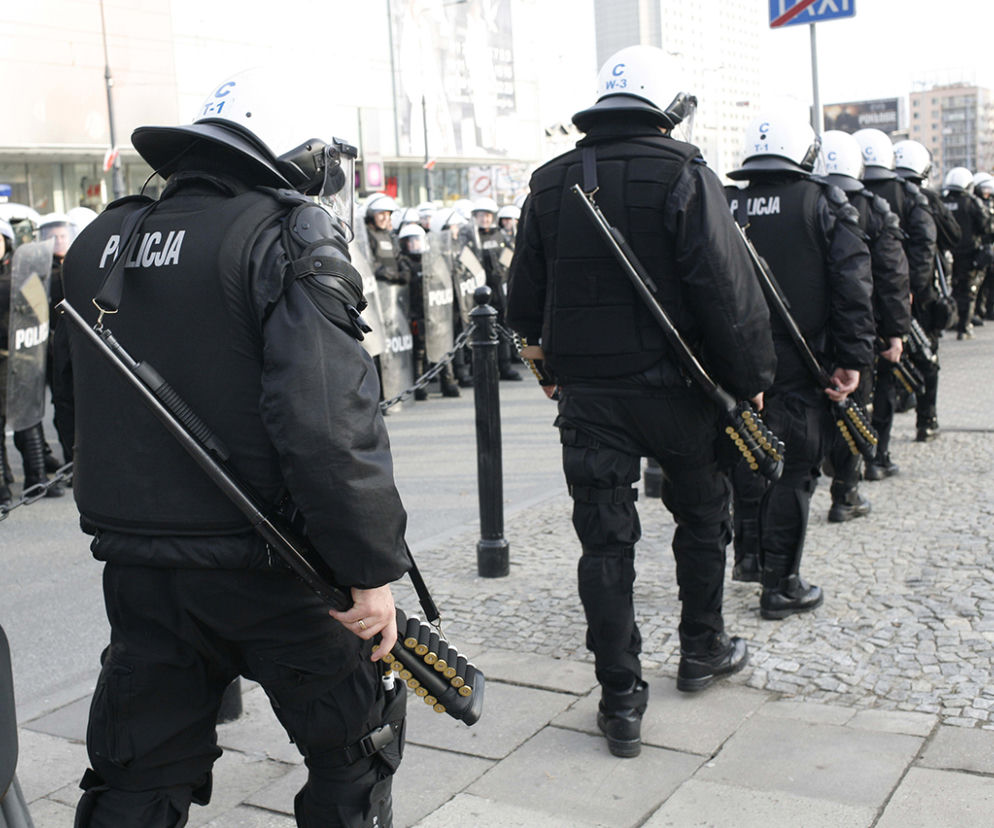 Policja puka do twych drzwi