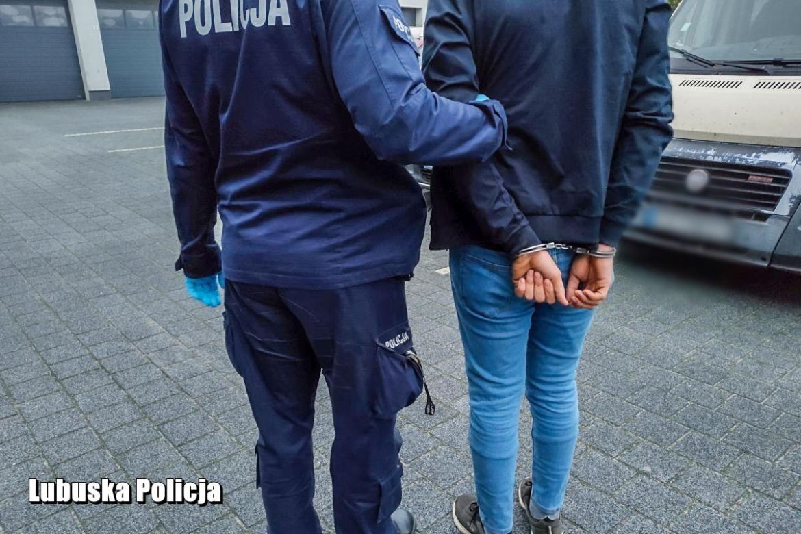 Zatrzymali BMW za przekroczenie prędkości. W aucie było siedmiu Syryjczyków
