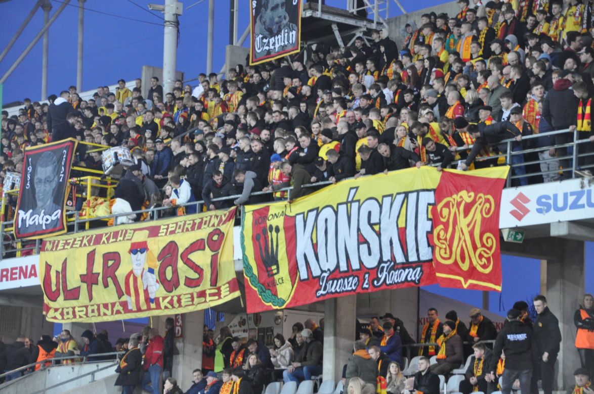 Korona Kielce - Legia Warszawa. Zdjęcia kibiców na Suzuki Arenie