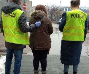 Bez skrupułów WYRWAŁ WOLONTARIUSZCE puszkę WOŚP. Myślała, że chce wrzucić pieniądze... Zatrzymano aż 4 osoby!