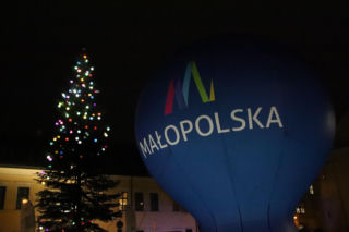 Po raz 19. rozbłysła Choinka pod Oknem Papieskim
