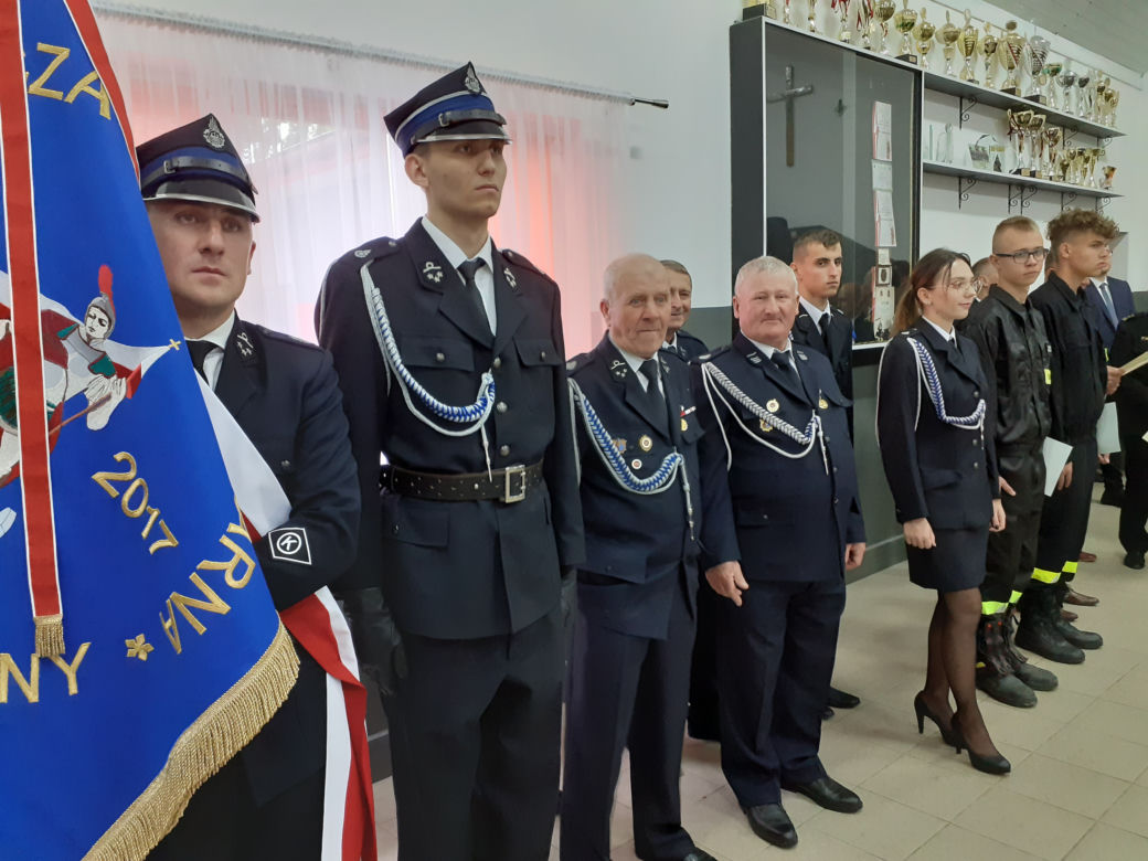 Ślubowanie Młodzieżowej Drużyny Pożarniczej OSP Dąbrówka Stany i 104-lecie jednostki
