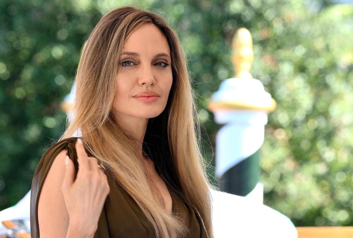 Angelina Jolie kończy 50 lat! Zobacz, jak się zmieniała