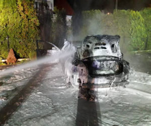 Citroen zamienił się w słup ognia! Przyczyna pożaru jest nieustalona