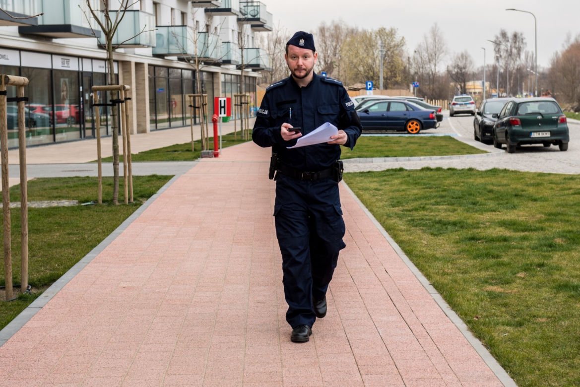 Koronawirus w Trójmieście. Tak policjanci sprawdzają czy przestrzegasz kwarantanny