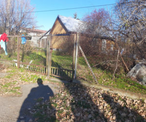 82-latka cztery dni leżała przygnieciona przez meble. Między szafą a tapczanem, bez jedzenia i picia