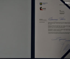 Policjant  został nagrodzony za swoją postawę