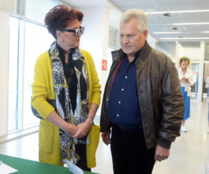 Kwaśniewska zagłosuje inaczej niż mąż