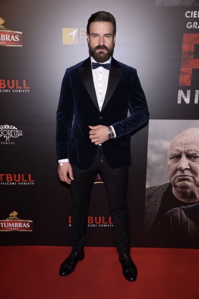 Piotr Stramowski vs Jamie Dornan