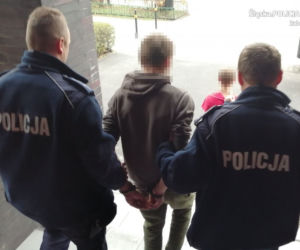 Dwóch młodych agresorów zaatakowało 52-latka. Powód? SZOKUJĄCY [ZDJĘCIA]