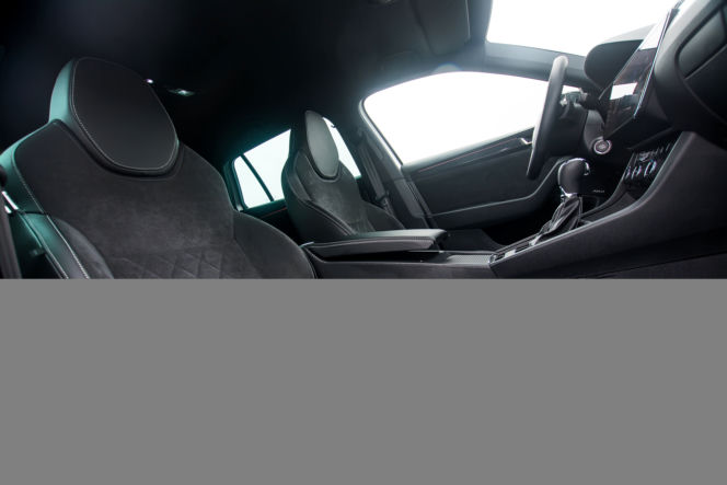Skoda Superb Combi 2.0 TDI - wnętrze trzecia generacja