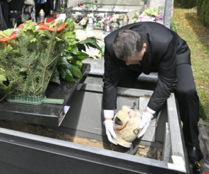 Pogrzeb Igi Cembrzyńskiej. Tłum gwiazd oddaje hołd wielkiej artystce