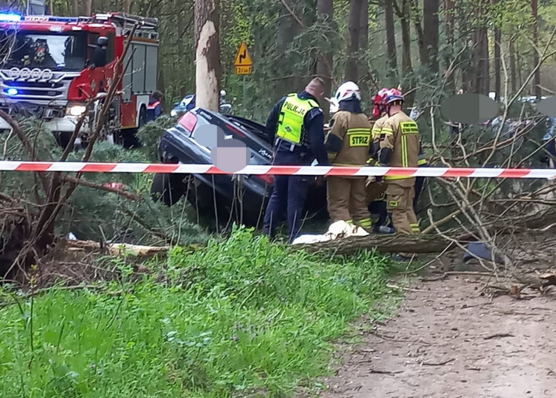 Śmiertelny wypadek pod Toruniem! 36-latek z citroena nie żyje 