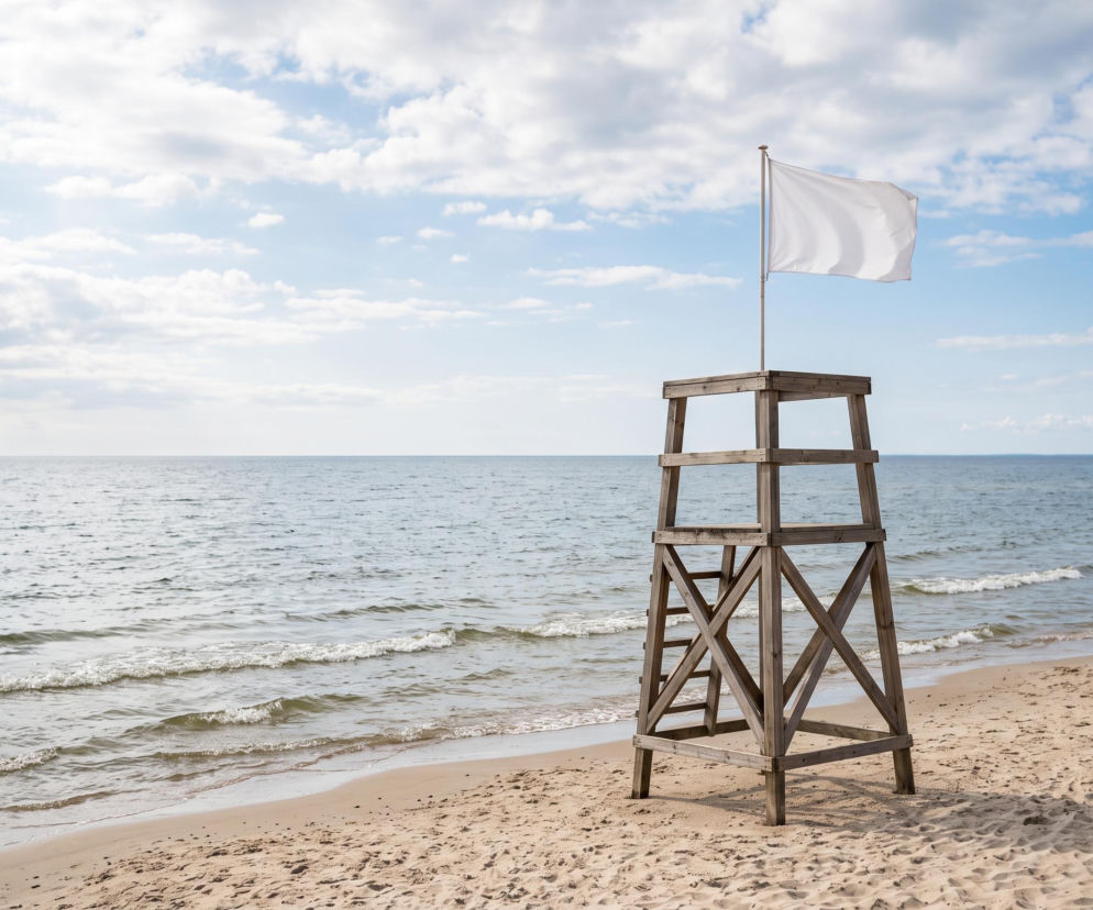 Sinice Sopot. Czy w Sopocie można się kąpać 12.08? Flaga, warunki pogodowe