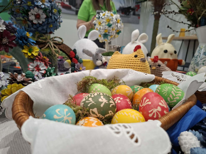 Starachowice tętnią tradycją! Trwa pierwszy Festiwal Kół Gospodyń i Gospodarzy Wiejskich „Lokalne pasje”