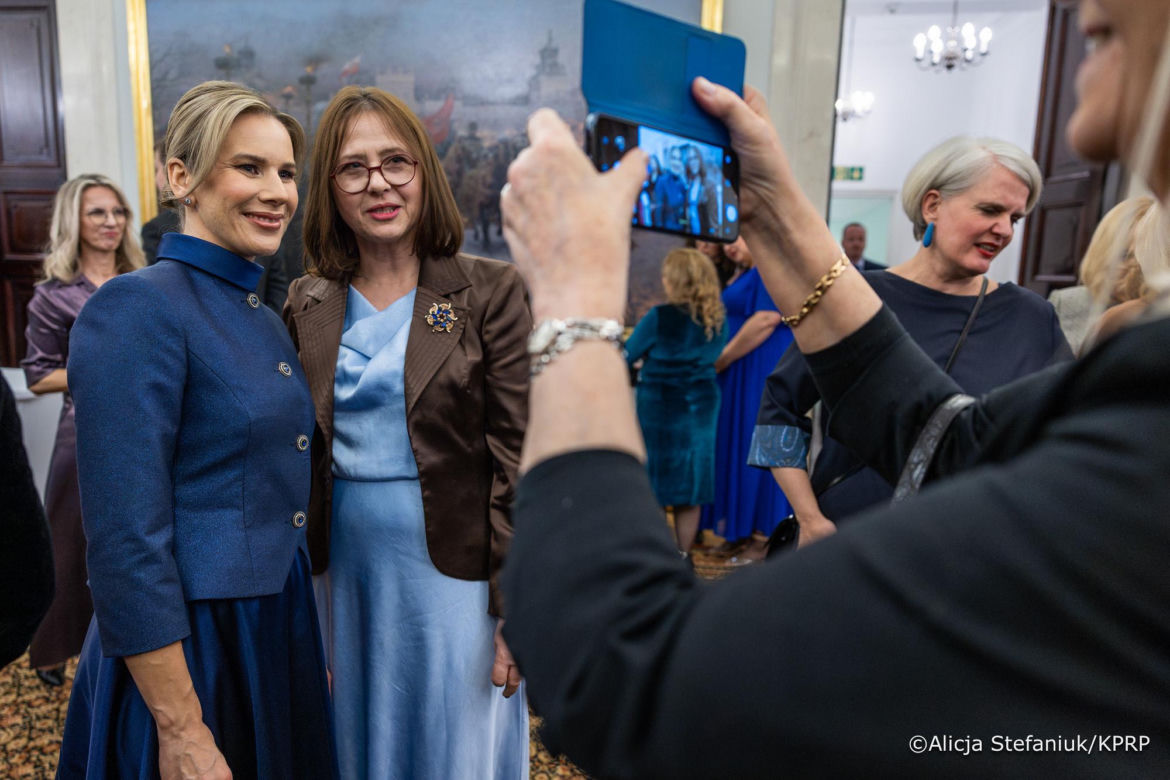 Marta Nawrocka na spotkaniu przedświątecznym z Paniami Ambasador i Współmałżonkami Szefów Misji Dyplomatycznych