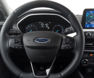 Ford Focus Sedan 1.0 EcoBoost 125 KM 6MT Connected