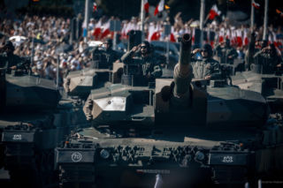 Pancerna pięść na defiladzie 2026. Od Leopardów 2 do K2 i Abramsów