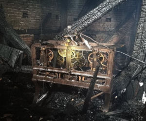 Wnętrze katedry po pożarze