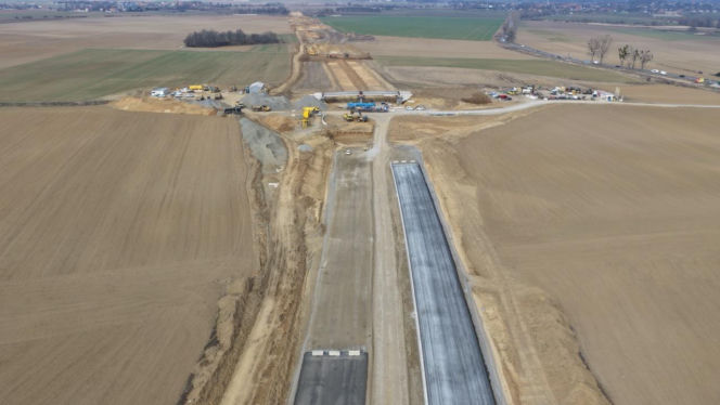 Budowa trasy S8 nabiera tempa. Ten odcinek pod Wrocławiem będzie gotowy najszybciej