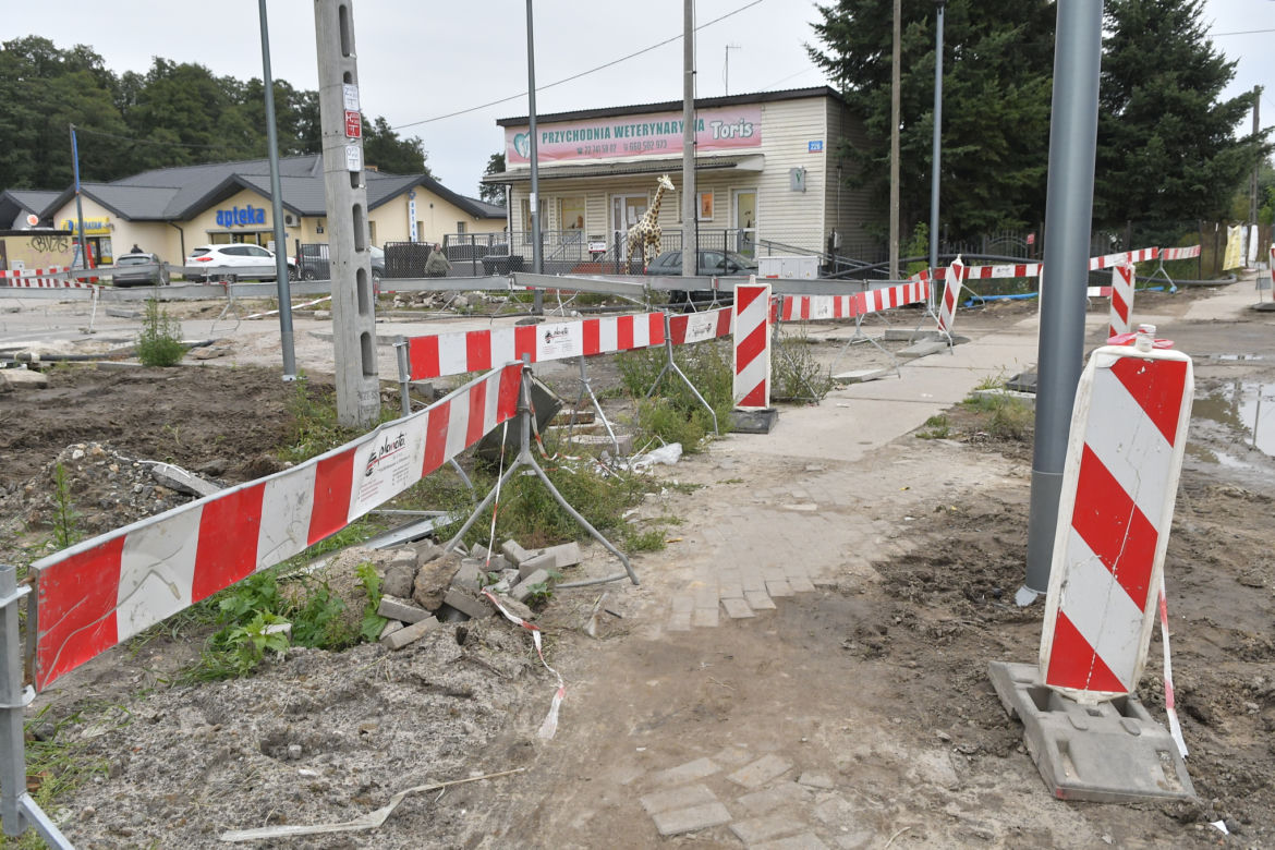 Rozgrzebali skrzyżowanie i zostawili. Wykonawca nowego ronda złożył wniosek o upadłość