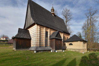 To jedna z najpiękniejszych wsi w woj. małopolskim. Mieszkało w niej siedmiu mnichów