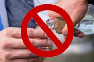 Kolejne miasto wprowadza nocną prohibicję. Zabójstwo pod sklepem monopolowym przyspieszyło decyzję?