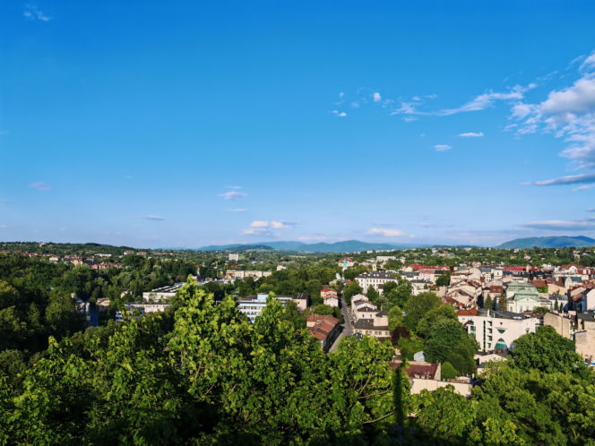 To jedno z najstarszych miast na Śląsku. Jest stolicą historycznej krainy