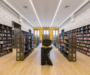 Biblioteka na dworcu Wrocław Główny