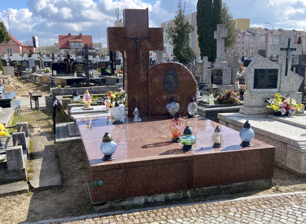 Grób Krzysztofa Putry, który zginął w katastrofie smoleńskiej