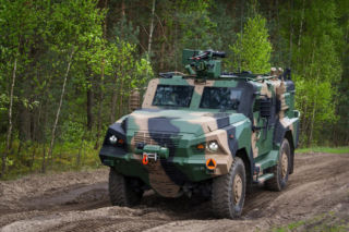 Huta Stalowa Wola i CSG zacieśniają współpracę. Kontrakt na setki podwozi Waran 4x4 i Heron 6x6 dla Wojska Polskiego
