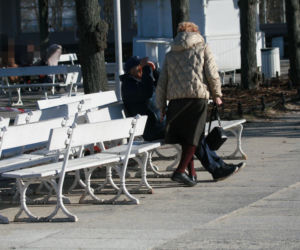 Stefan Friedmann z żoną na spacerze