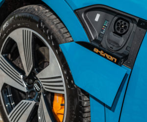 Audi e-tron Sportback 55 quattro S line (Antigua Blue)