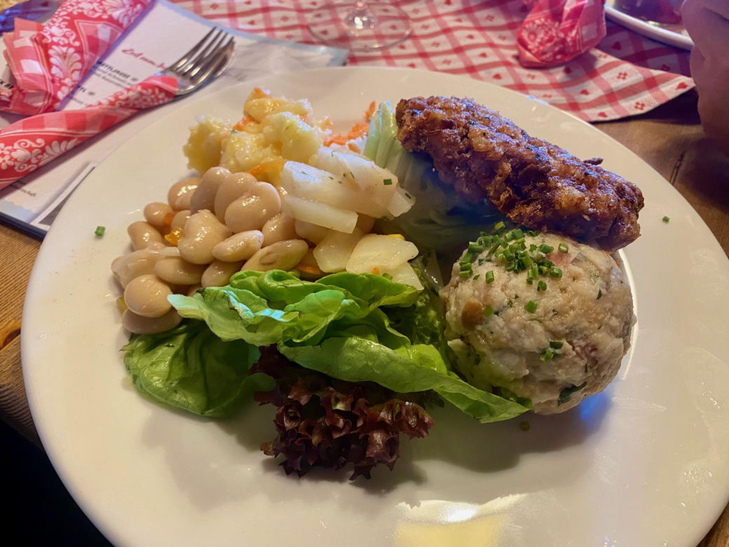 Knedle tyroslkie w schronisku Fronebenalm