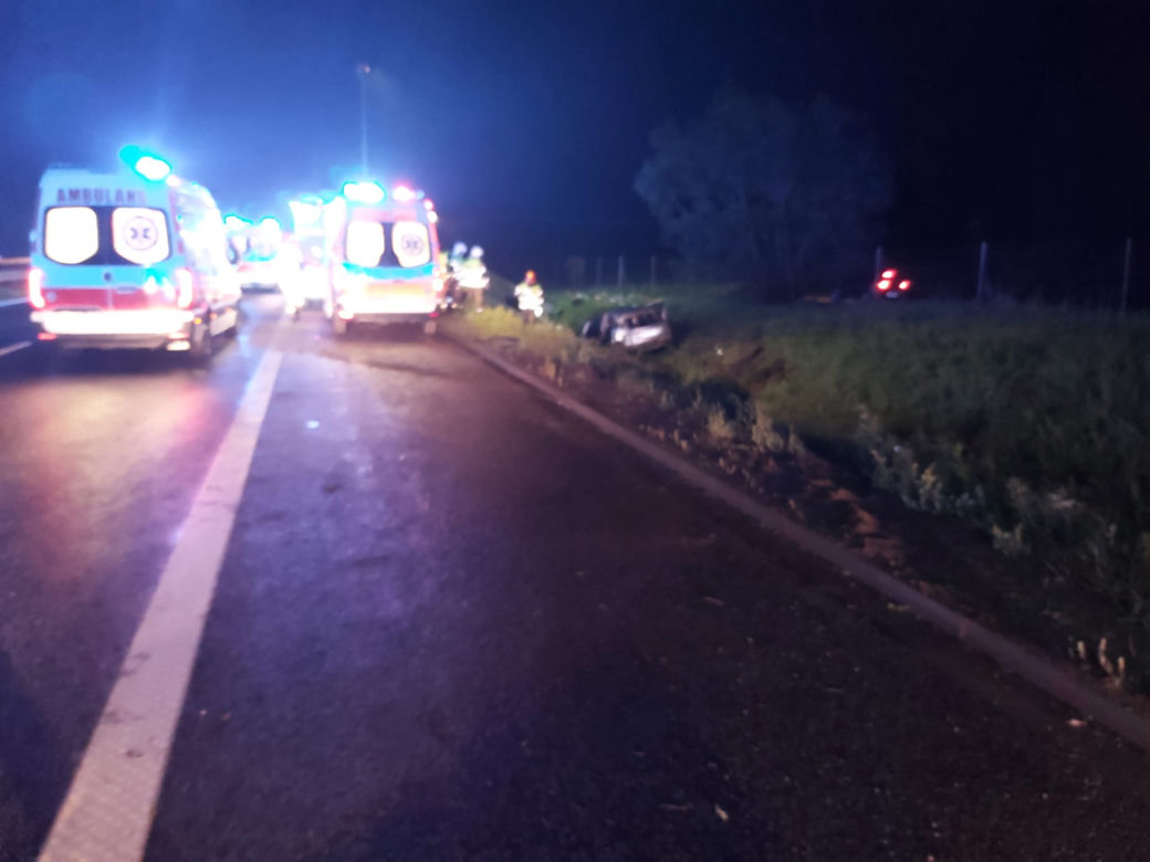 Rzezawa. Wypadek na autostradzie A4. 13 osób rannych