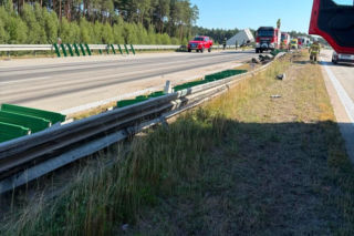 Tragiczny wypadek na A4. Ciężarówka wypadła z autostrady, kierowca nie żyje