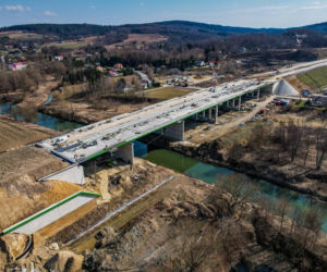 Najwyższa estakada w Polsce powstaje na S19 Babica Jawornik. Na plac budowy prowadzą serpentyny