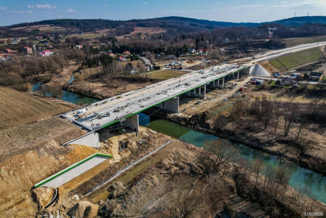 Najwyższa estakada w Polsce powstaje na S19 Babica Jawornik. Na plac budowy prowadzą serpentyny