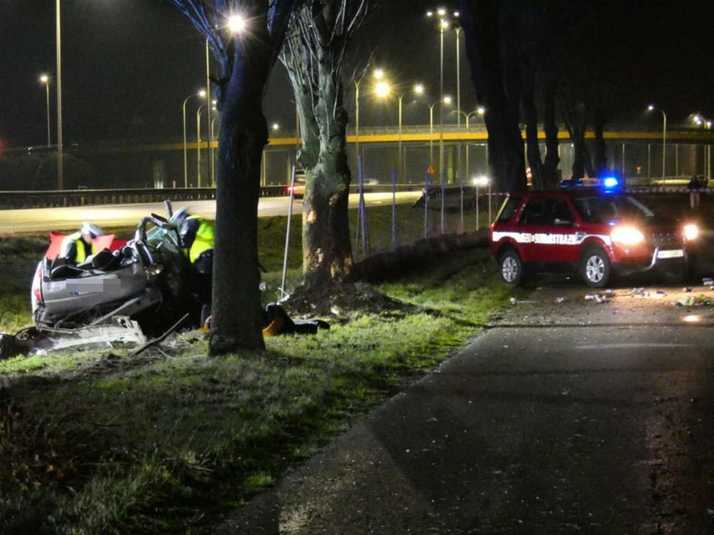 Makabryczny wypadek na S8. Auto zjechało z jezdni. Nie żyją dwie osoby