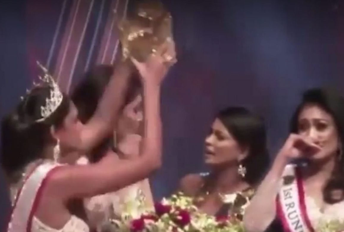 Miss Sri Lanki poturbowana na scenie. Złamała zasady konkursu