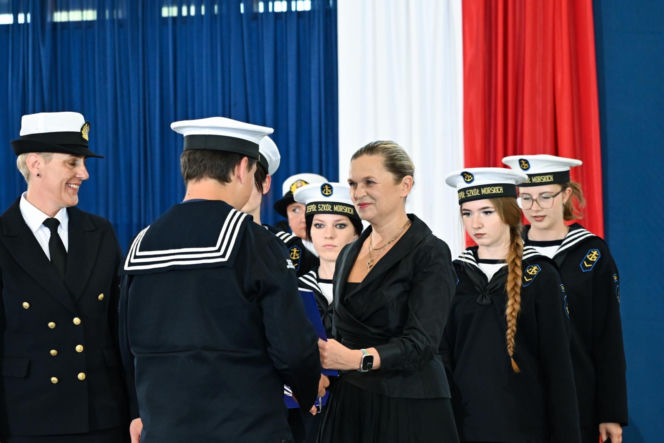 Barbara Nowacka na koniec roku szkolnego pojechała do Darłowa