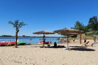 Słynie ze świeżej ryby i piaszczystego brzegu. Niewielki zalew niedaleko Zamościa zachwyca klimatem